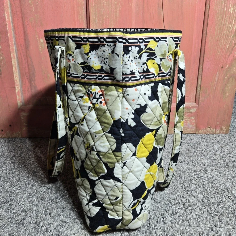 Vera Bradley RETIRED Quilted Tote Dogwood Pattern Yellow Floral Handles Pocket - Picture 7 of 11
